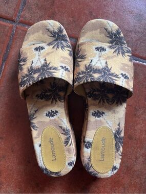Larroude Summer Palm-Print Slide Sandals
